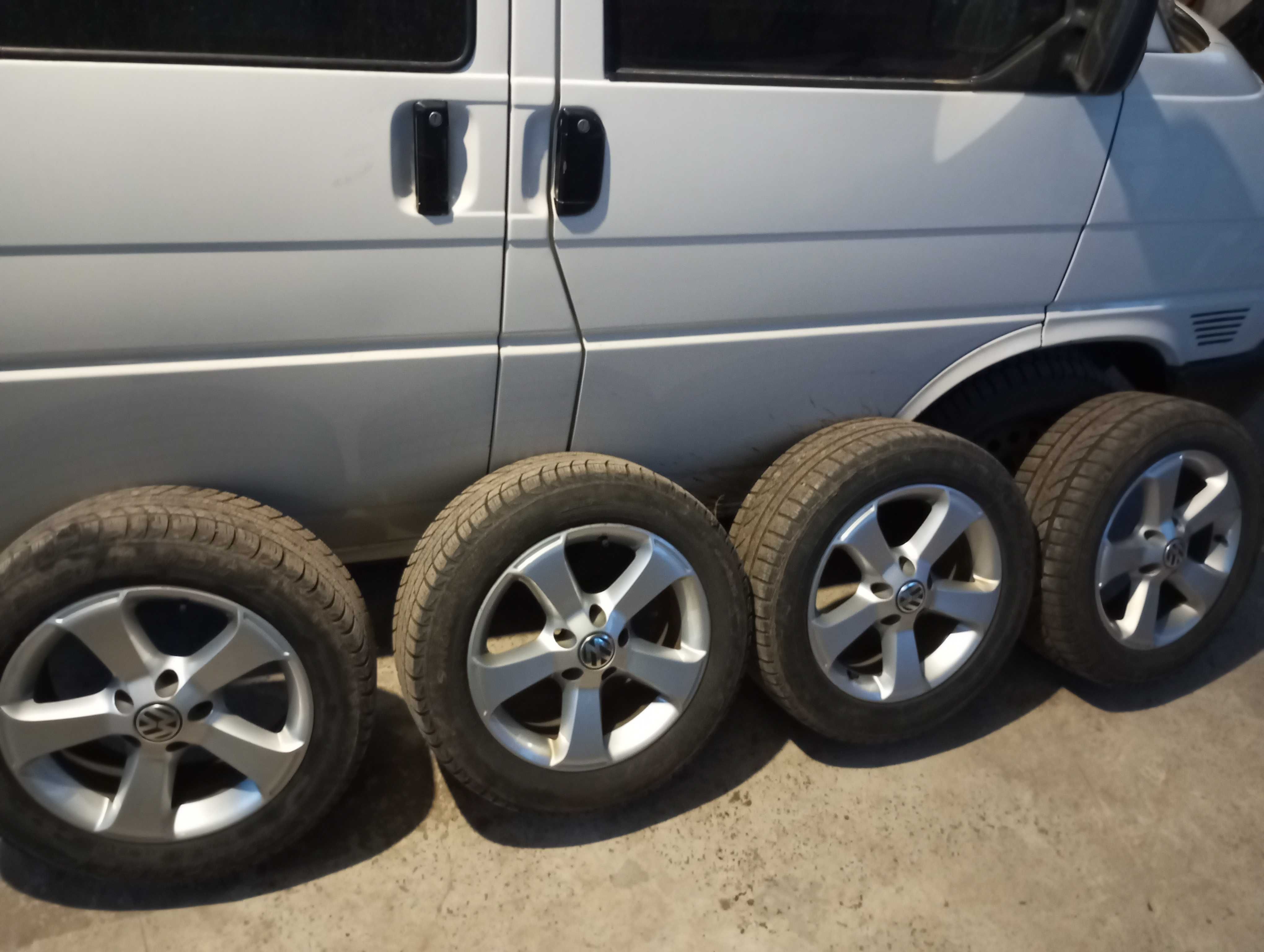 Красивілиті колеса R16 5x112 VW Touran із зимовою 205/55R16