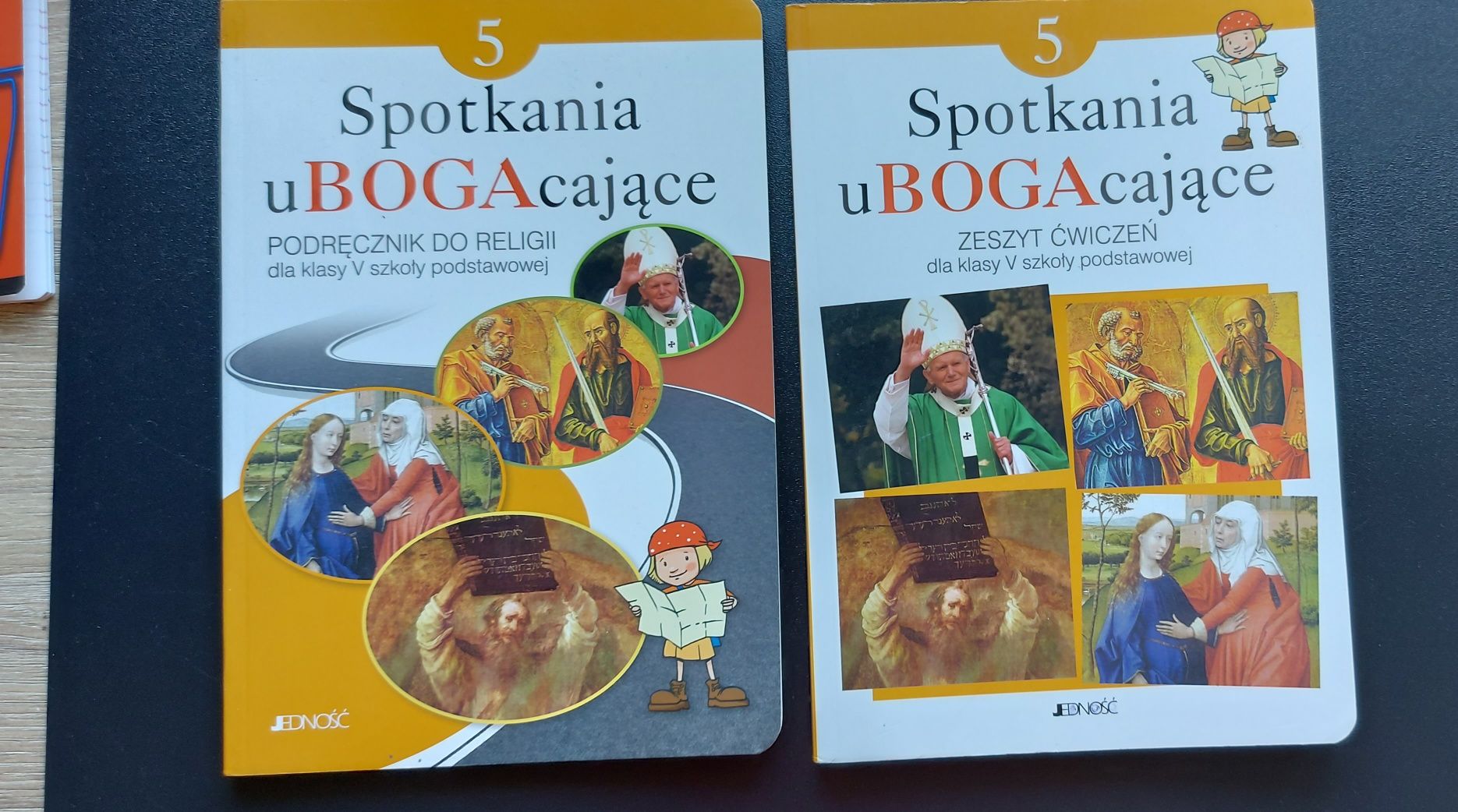 Podręcznik i ćwiczenia do religii Spotkania u BOGAcająceklasa 5.