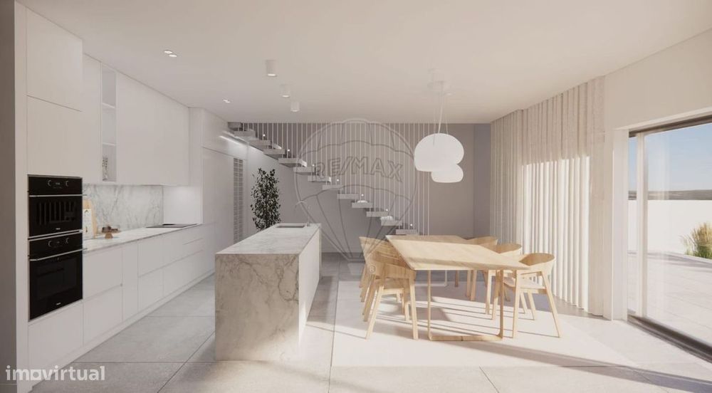 Moradia T4 para venda