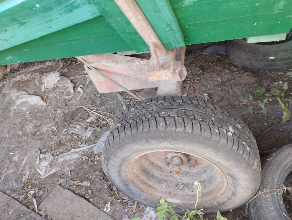 Причіп до трактора