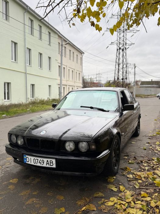Продам BMW e34.