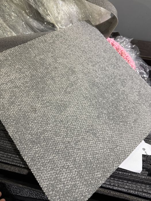 Wykladzina biurowa! 50x50 szaery melanz! Stan idealny!