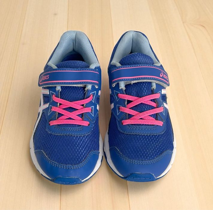 Кросівки asics для дівчинки 33,5 розміру