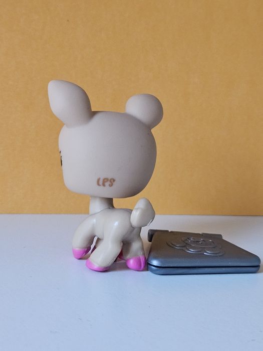 Śliczna sarenka z dodatkami