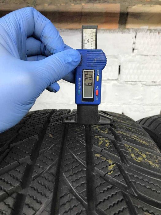 Зимові шини б/у 225/45 R18 Bridgestone Blizzak LM001 (8096)