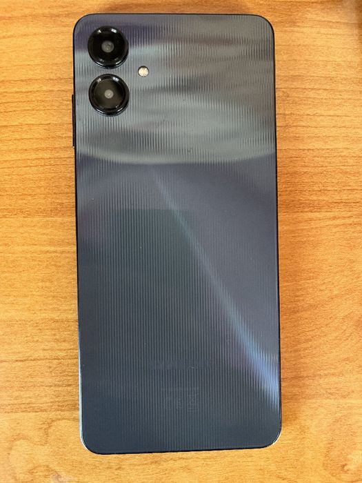 Самсунг а06 4/128