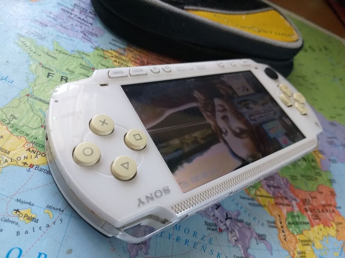 Konsola Sony psp 1004 White