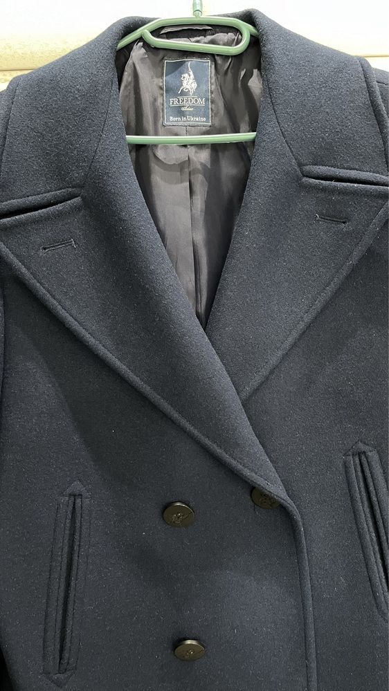 Продам муж. пальто б/у, р. 52