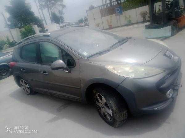 PEUGEOT 207 1.6 HDi