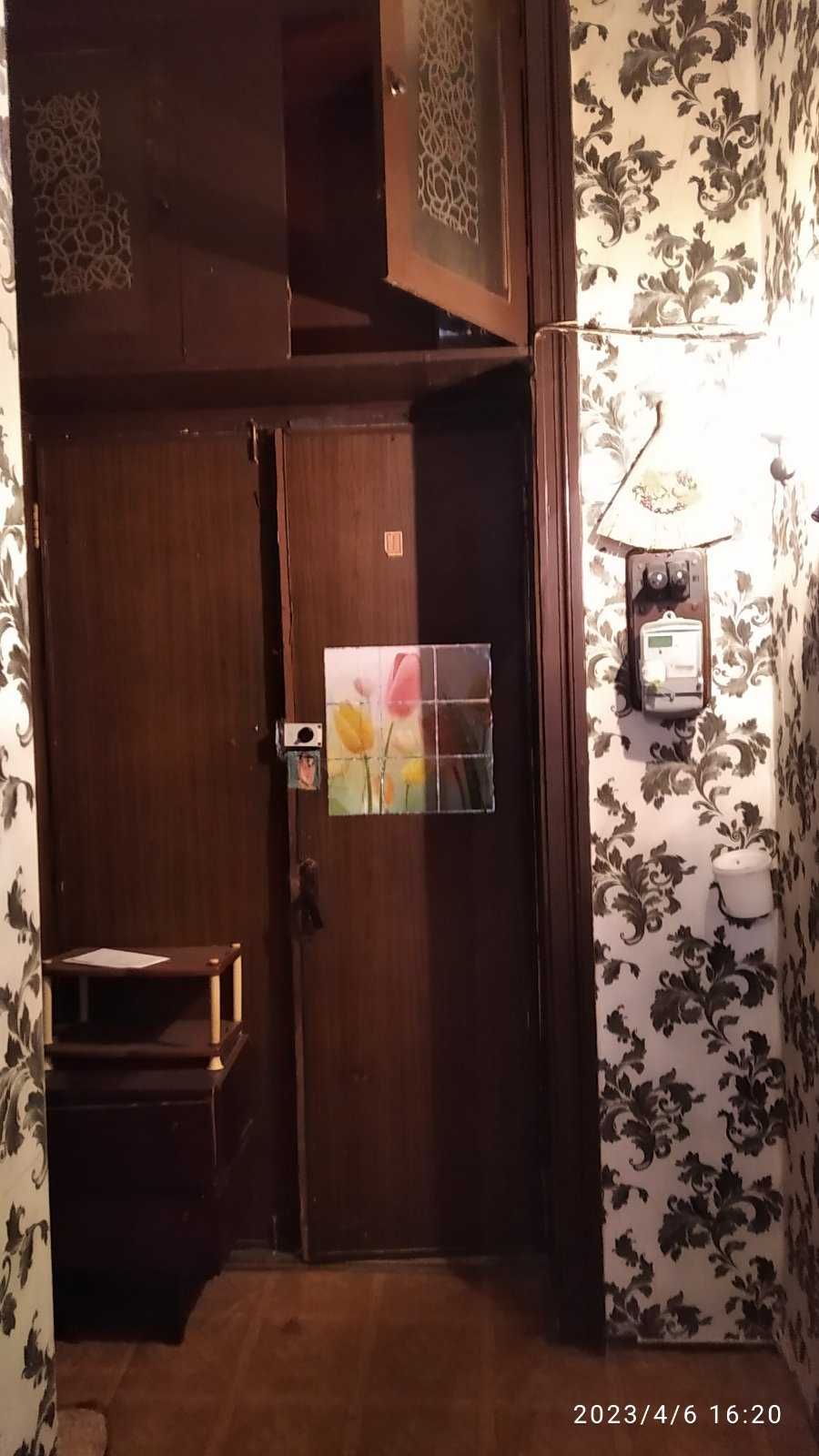 Продам 2-шку 45м2 в районе Привоза , крепкий дом , АГВ .