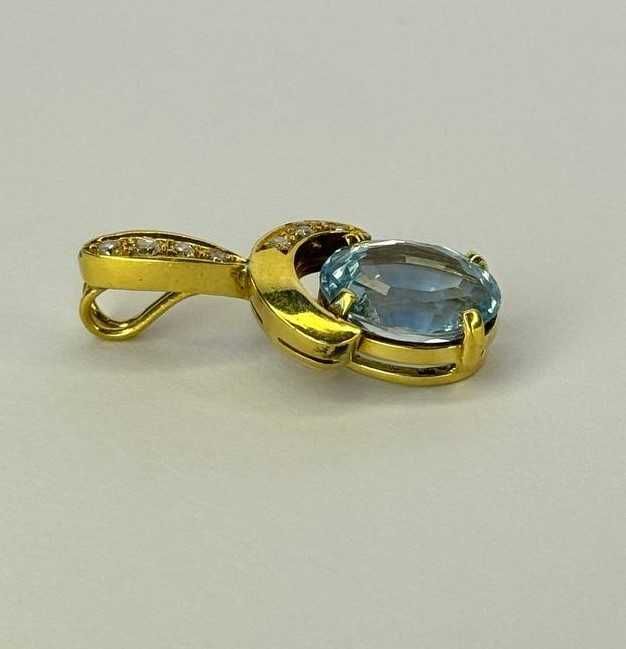 Кулон. Золото. Діаманти. Топаз.