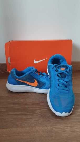 Buty nike revloution 3 rozm. 37,5