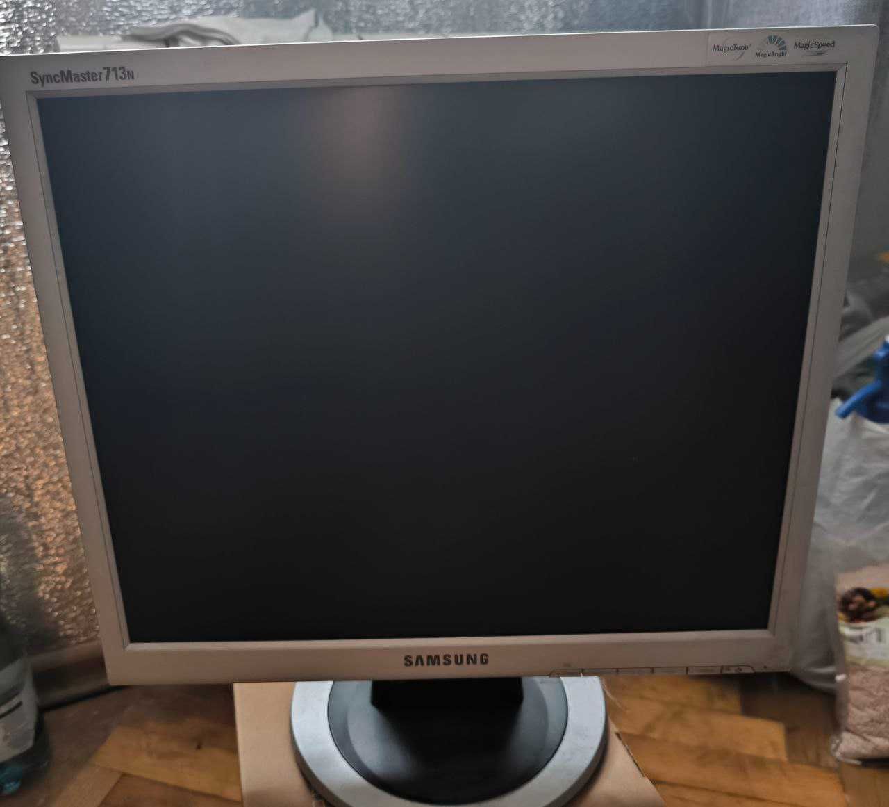 Монітор SyncMaster 713n