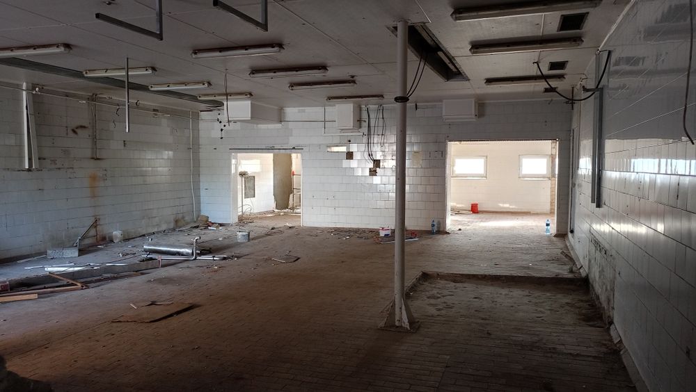 Magazyn+hala+sala sprzedaży+plac magazynowy 330m2 na hurtownie sklep