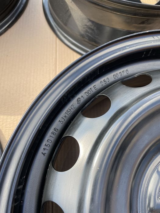 Диски R15 Toyota / 4-100/ 5J/ ET39/ ЦО 54.1/ 4150186