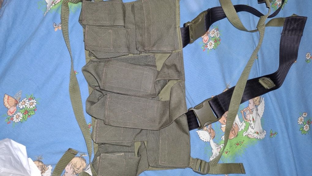 Рпс, берцы, аптечка. Военное барахло, форма олива новая.