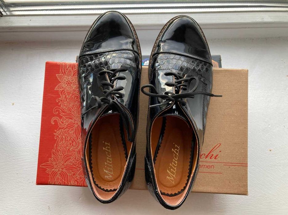 Туфлі нові,38р.,чорні, лакована шкіра (Мілуччі,Бровари)