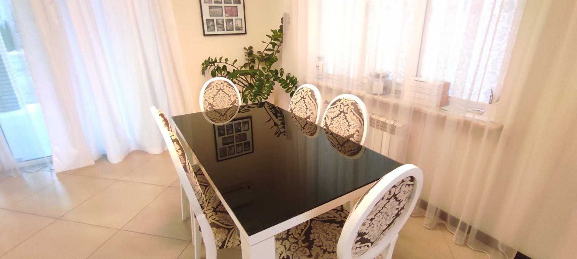 От хозяина. Шикарный дом. Вышгород 255 м2. 0,2 Га. Берег озера