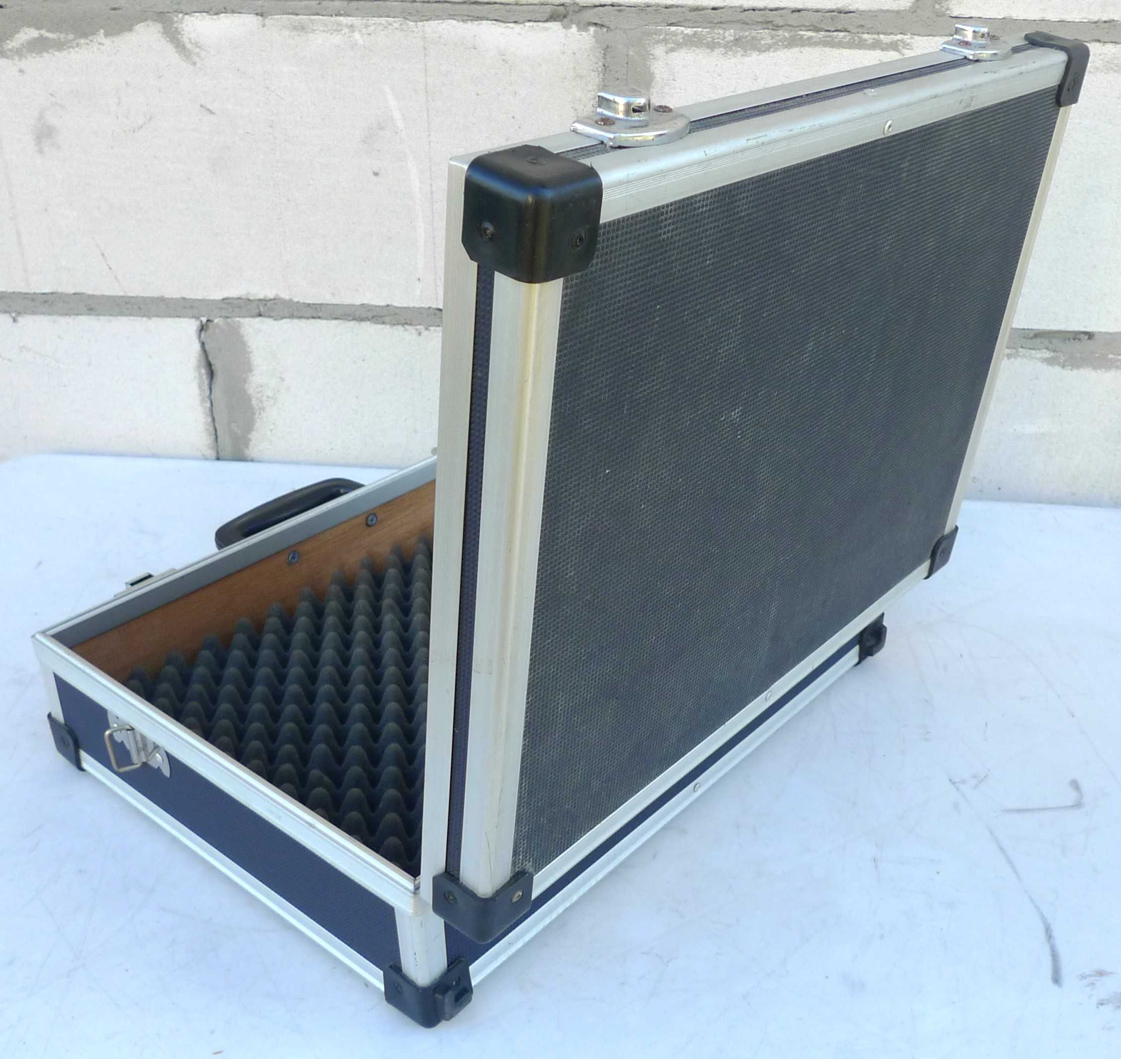 Walizka Etui Case 45,5x36x14cm Futerał  Organizer dwie pianki