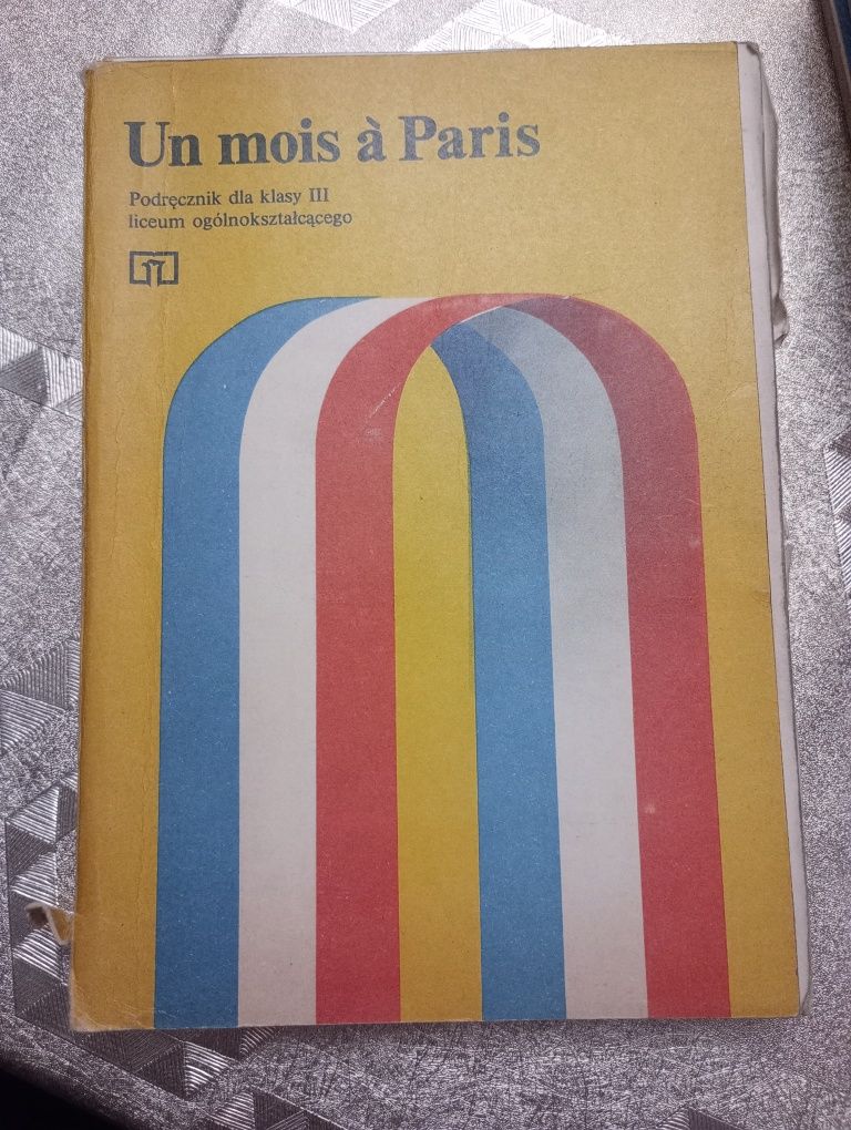 Un mois a Paris podręcznik j. francuskiego