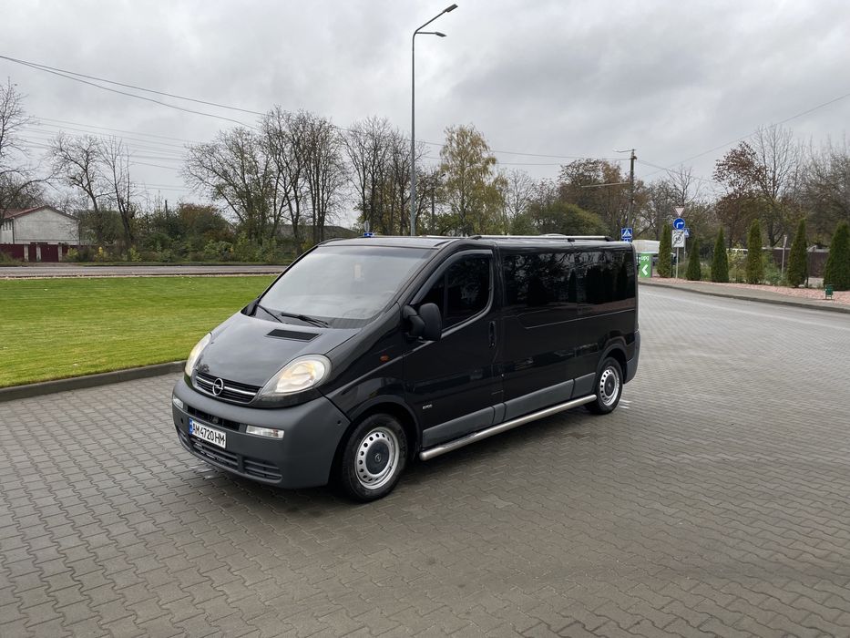 Продам Opel Vivaro 1,9 maxi база