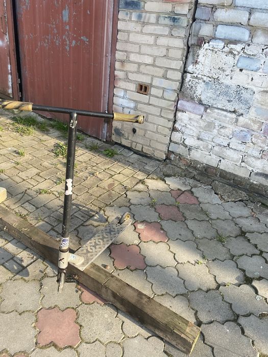 Трюковий самокат