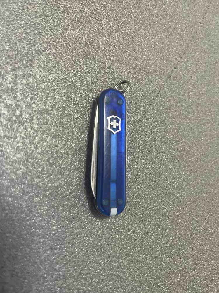 Victorinox signature azul