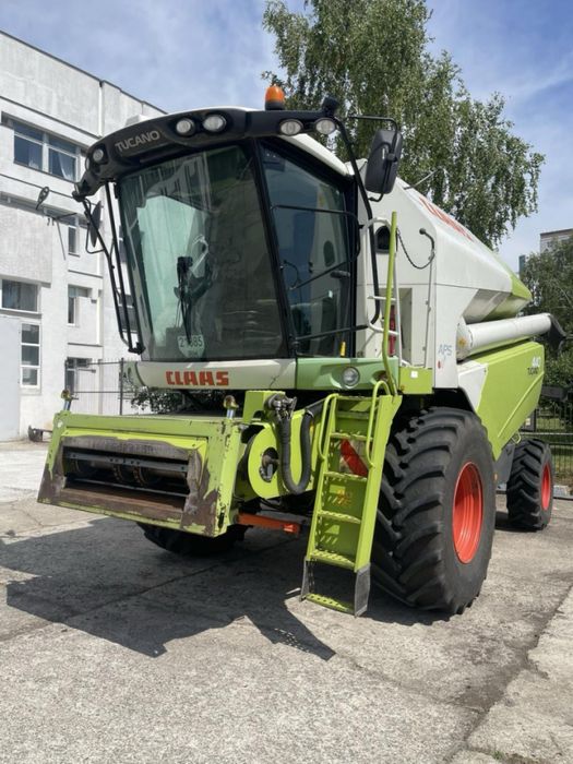 Комбайн Claas Tucano 440