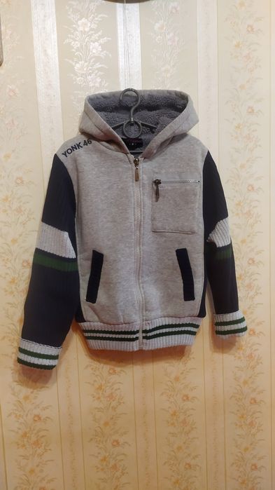 Куртка  на 7-8 лет