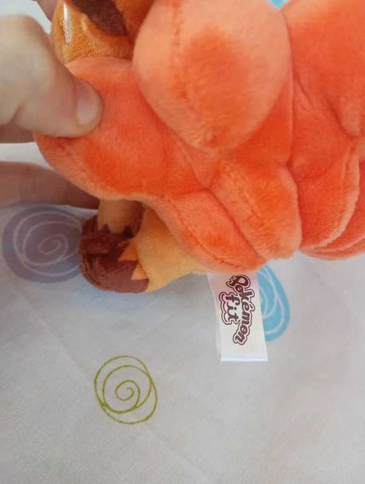 pokémon peluche Vulpix do Pokémon center