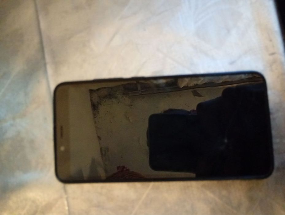 Продам телефон Xiomi Redmi 6A б/у