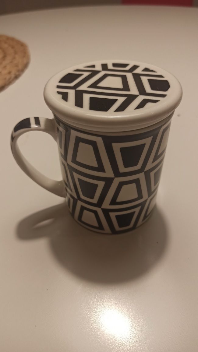 Kubek porcelanowy z zaparzaczem - 3 częścii