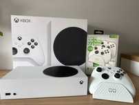 Xbox Series S + stacja ładująca