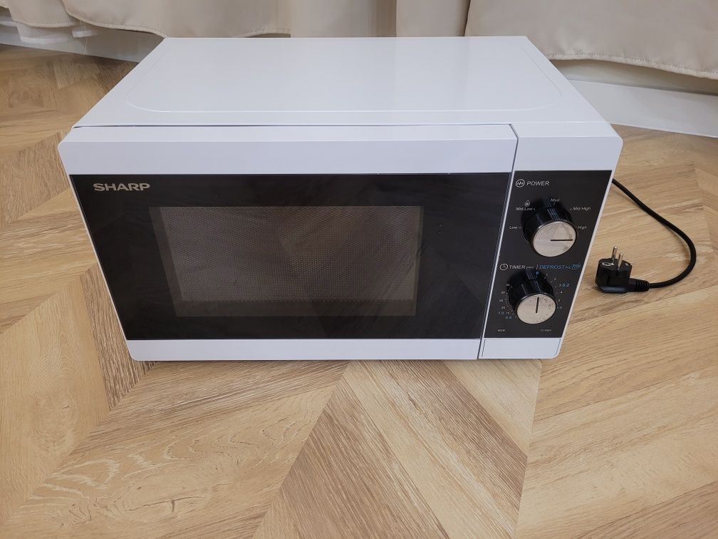 Kuchenka mikrofalowa sharp 800w stan idealny