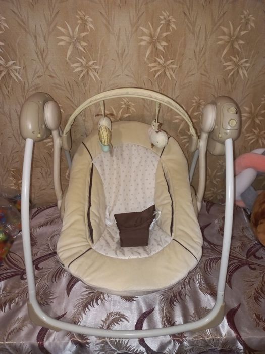 Укачивающий центр качеля гойдалка