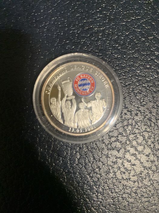 Moneta pamiotkowa z Liberi?, Upamietniajaca zwyciestwo FC. Bayer 2001
