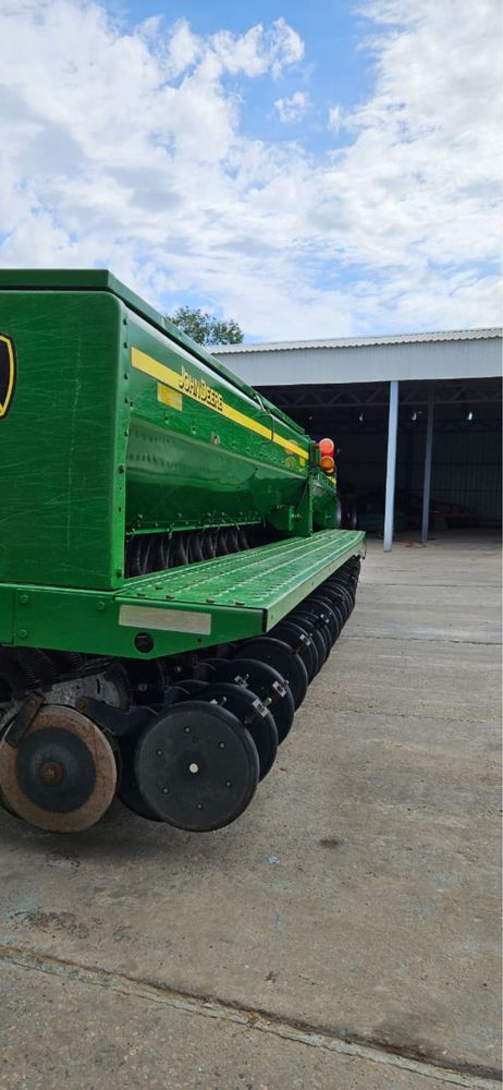 Сеялка John Deere 455