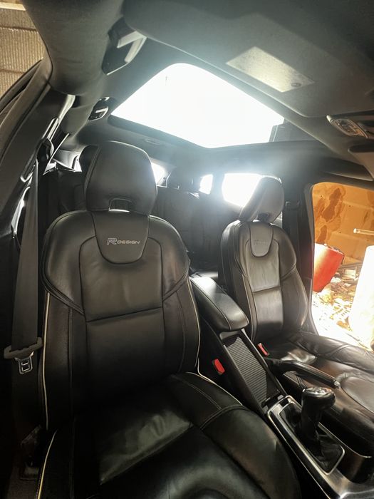Volvo v40 d2 r-design