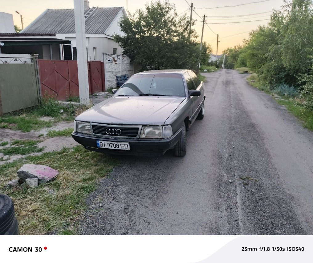 Продам свою Audi 100 1988року