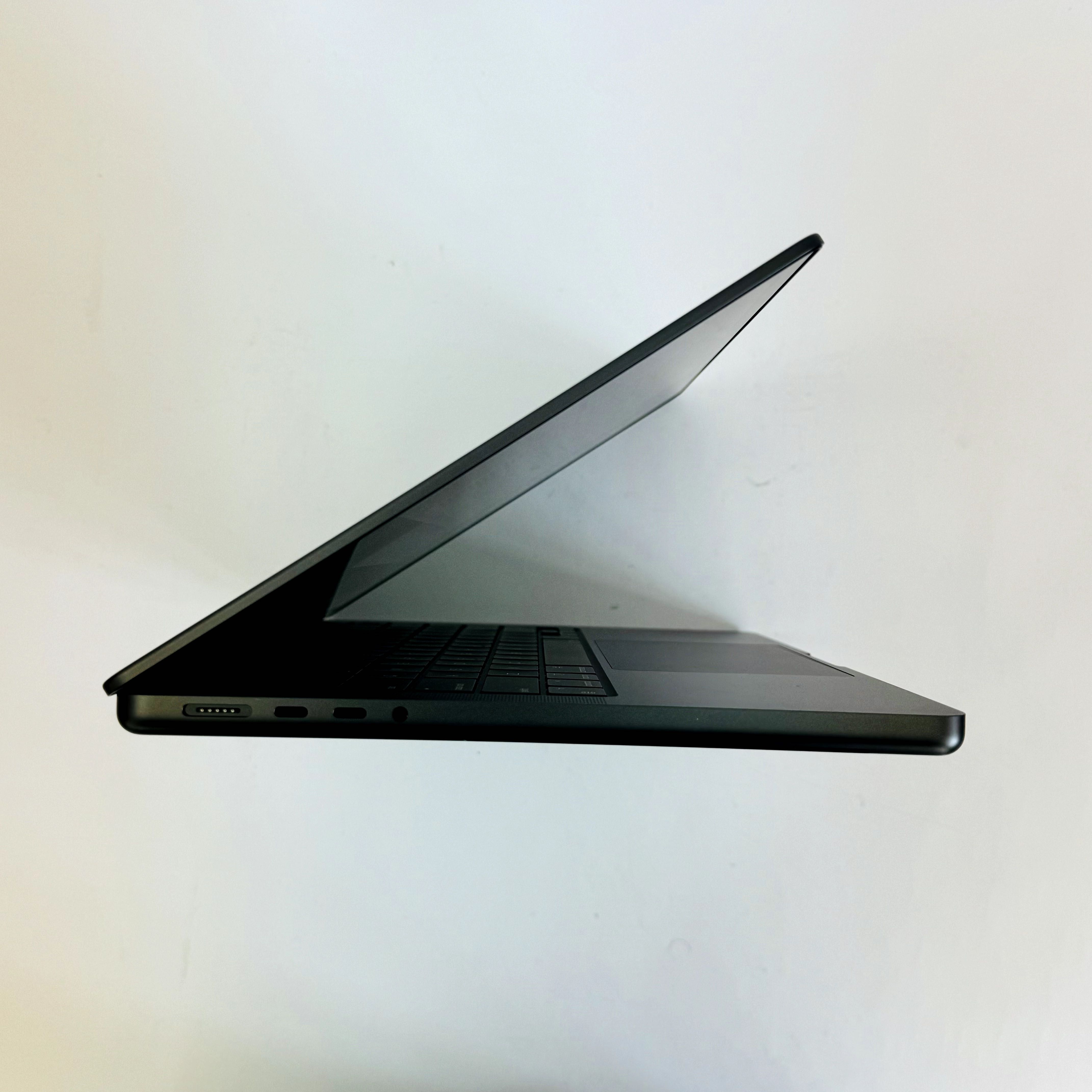 MacBook Pro 14" 2024 M4 Space Black 16GB 512GB SSD