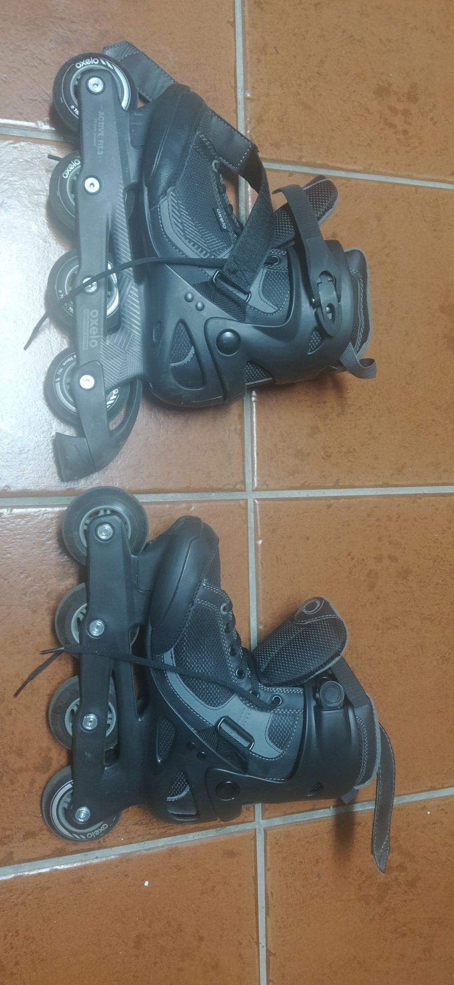 Vários patins em linha