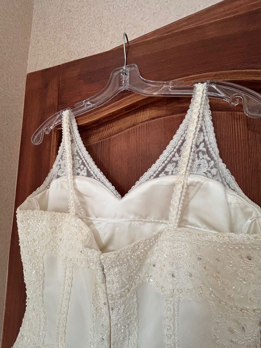 Весільна сукня вишита бісером