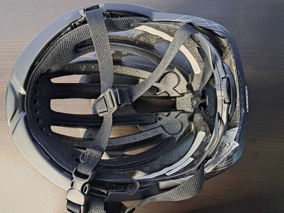 Kaski Kask rowerowy Abus Viantor r. 52-58 cm M srebrny szosowy szosa