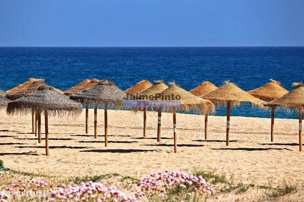 Hotel de 18 + 20 quartos autorizados. Portugal, Algarve, Lagos.