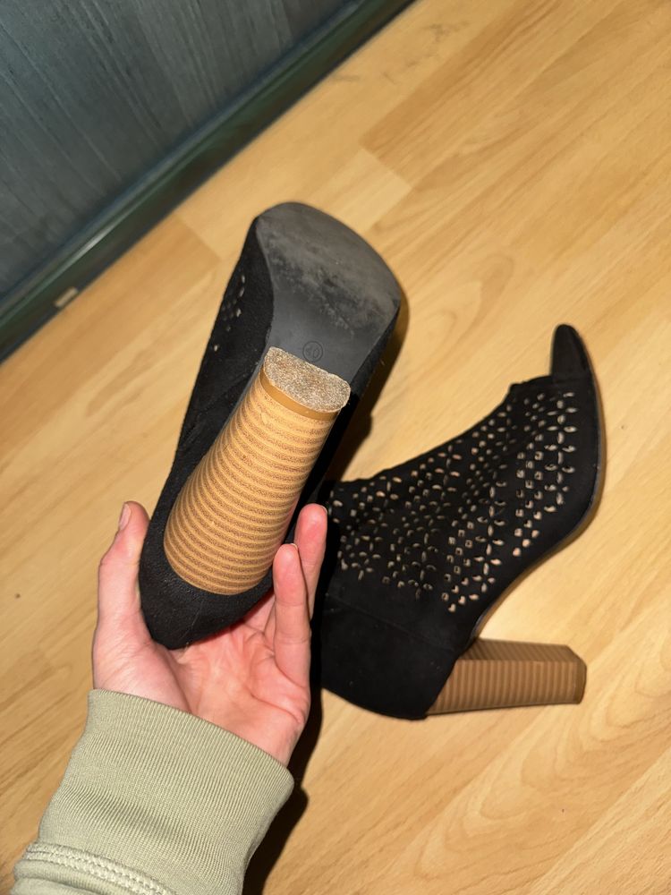 Buty letnie na obcasie POTIPATI r.40