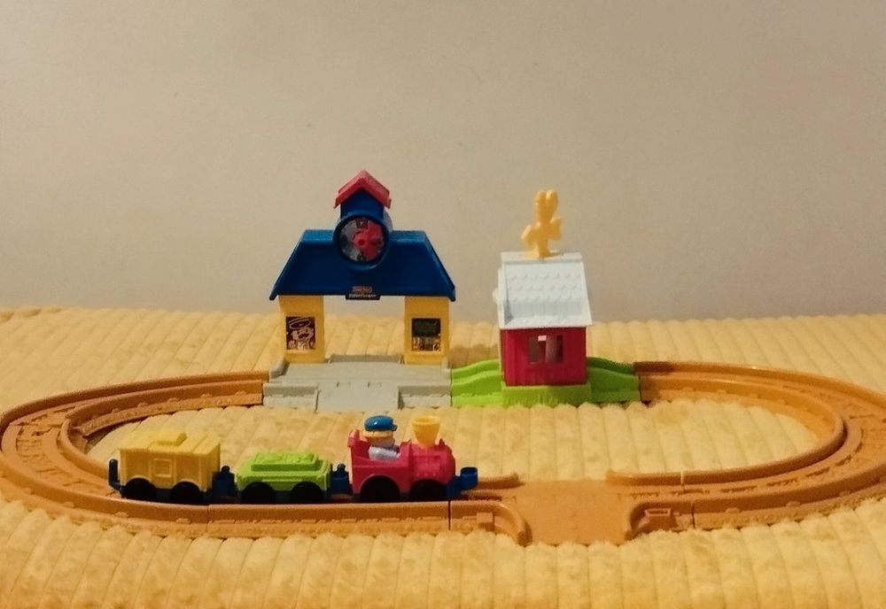 Kolejka Fisher Price pociąg Little people