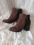 Botins em pele da GRAU