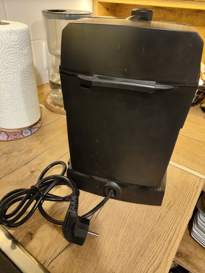 Ekspres kolbowy DeLonghi EC157