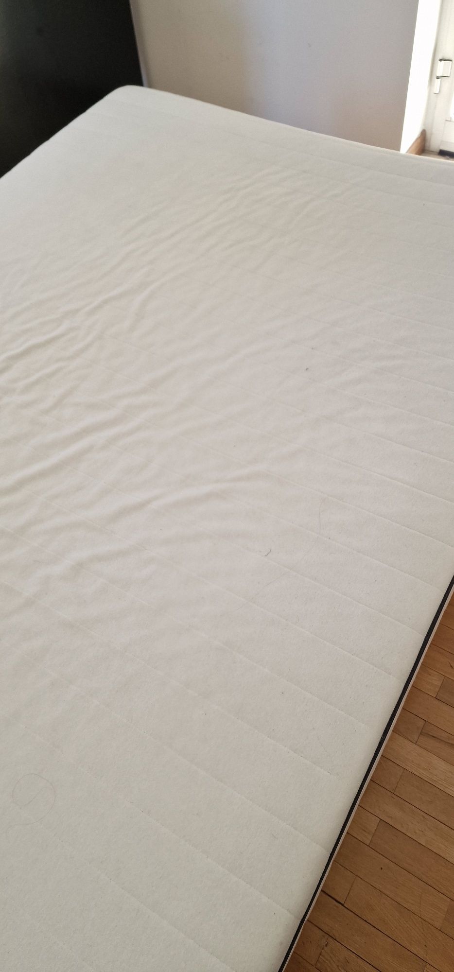 Cama casal simples