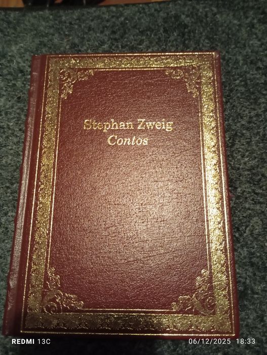 Livro vintage "Contos"